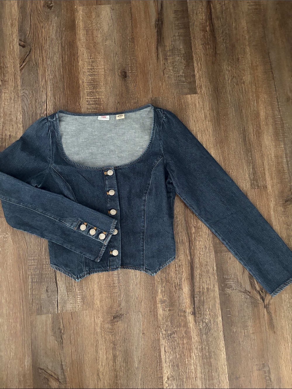 Levi’s long sleeve button front shirt